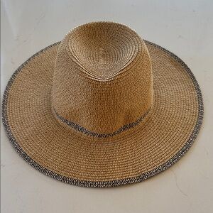 Women's Stylish Tan Straw Hat with Black Trim Size: L/XL New ✨